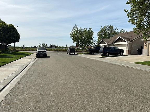 4th image of 1753 Ruth Dr