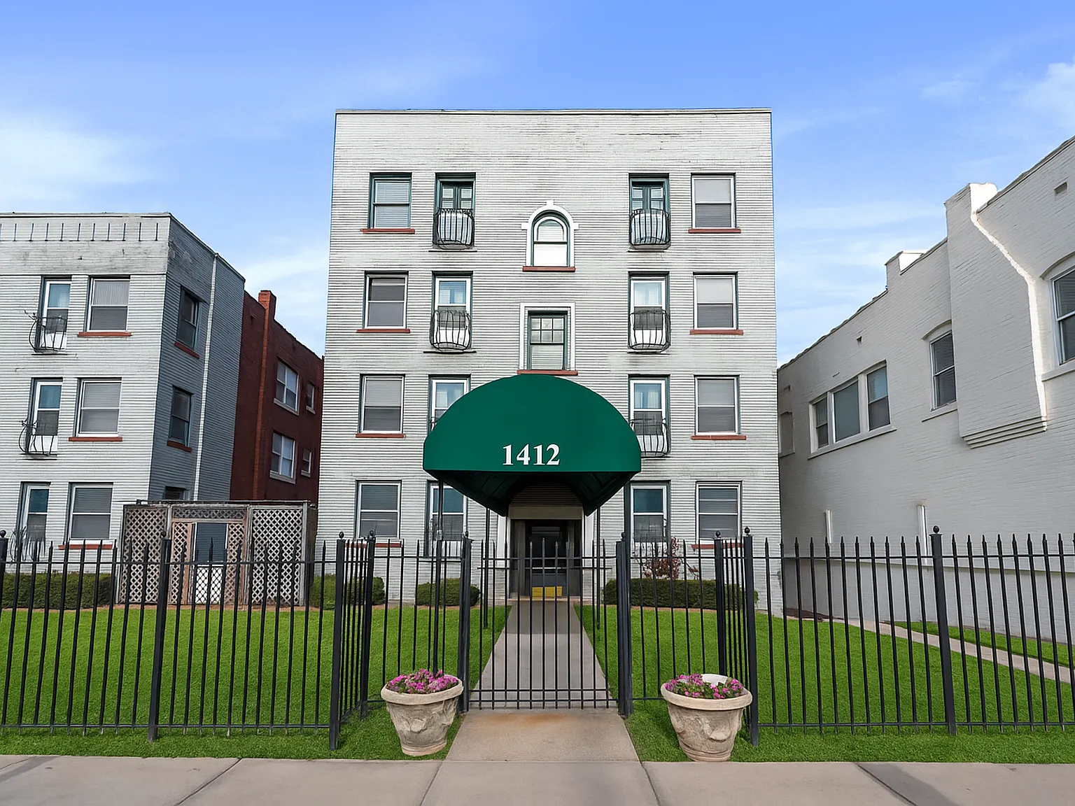 Bakers Corner Apartments — Photo 1