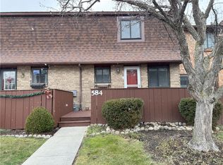 584 Surrey Hill Way #584, Rochester, NY 14623