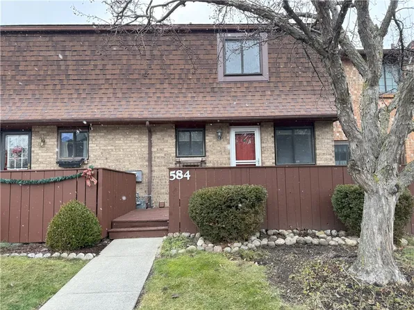 584 Surrey Hill Way #584, Rochester, NY 14623