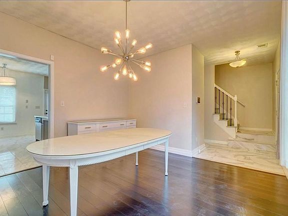 5th image of 111 Kings Gate Dr #1