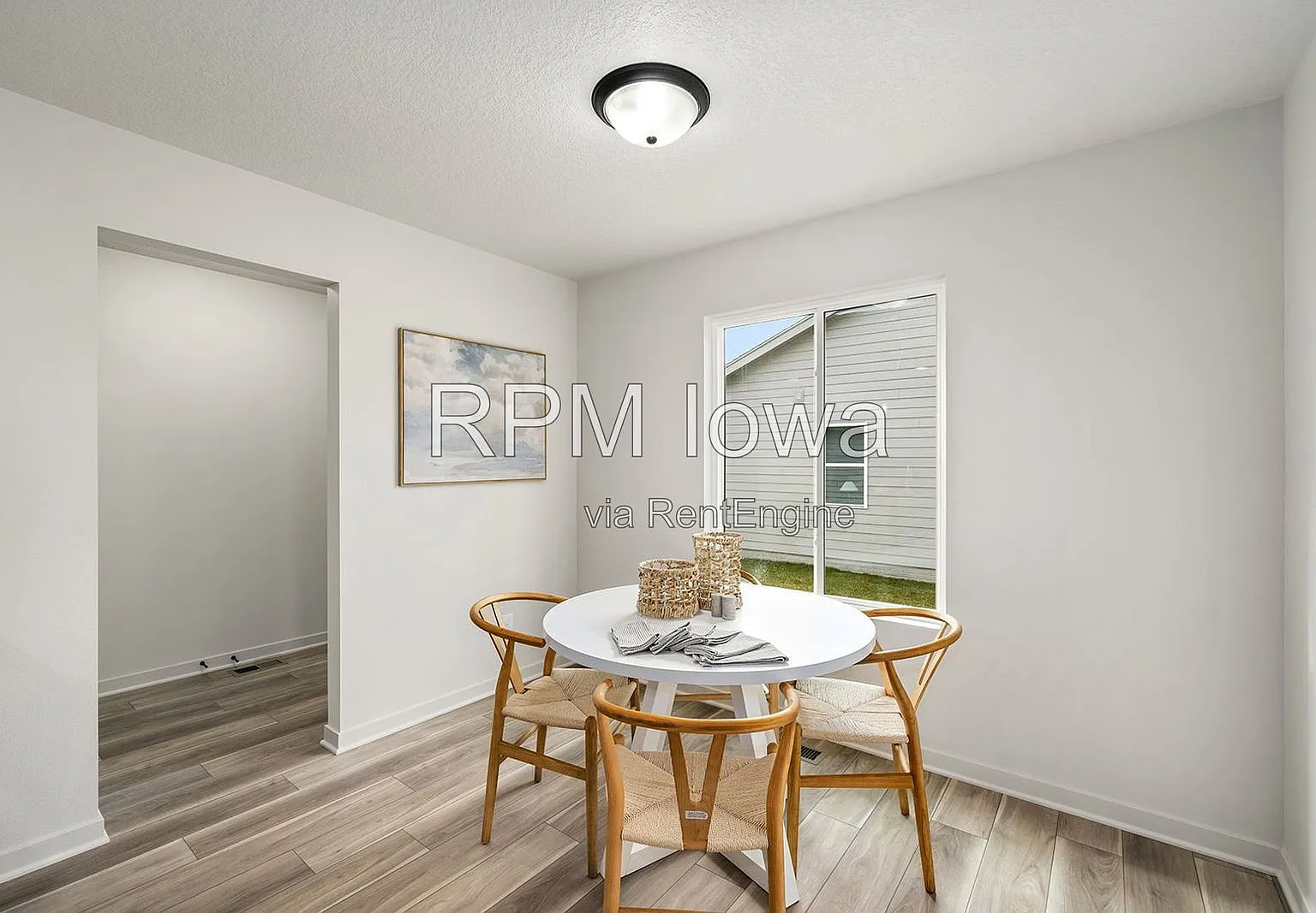 3 bed, 2.5 bath, 1335 sqft, $1,895 — Photo 4