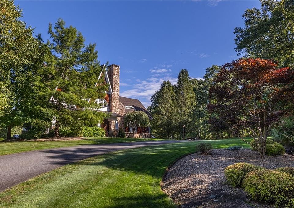 340 Smith Hill Rd, Burrillville, RI 02830 Zillow