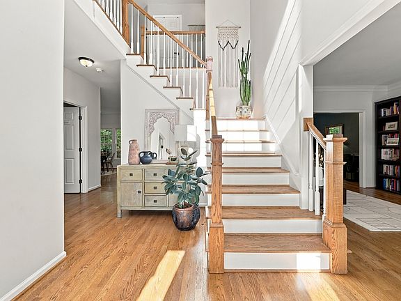 4th image of 103 Rodwell Ct