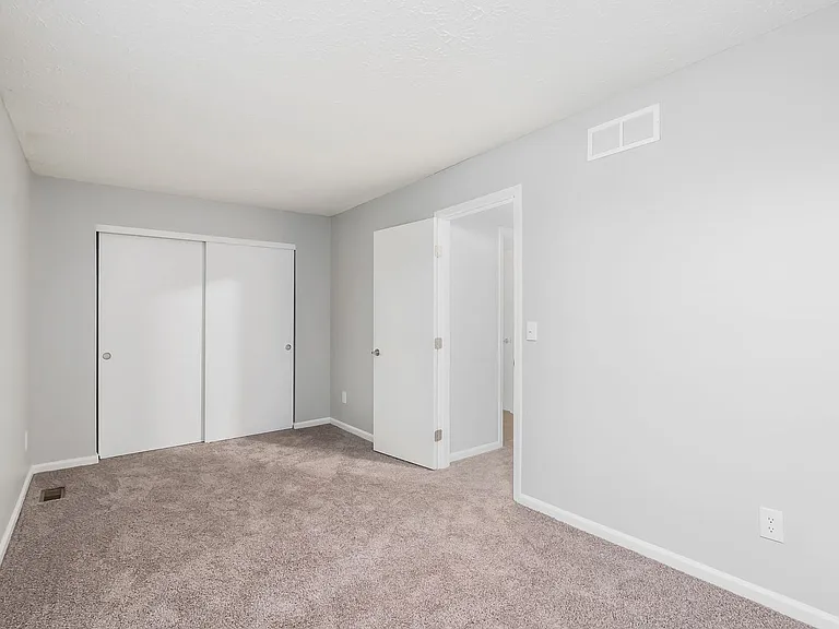 3085-3194 Griggsview Court — Photo 24