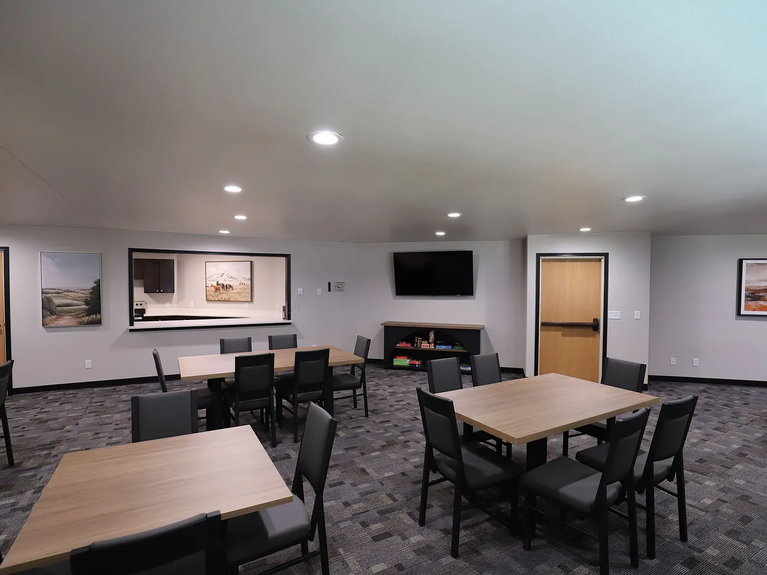 Dakota Park Apartments — Photo 3
