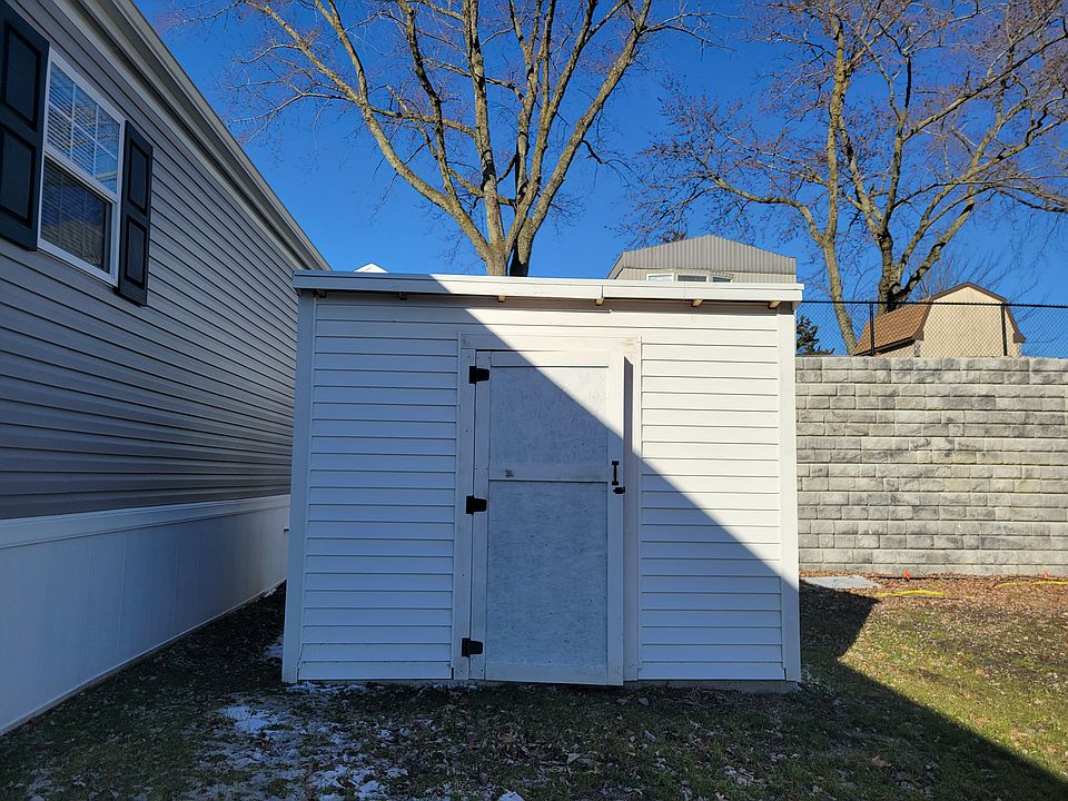 2415 Mead Blvd 101, Highland, MI 48357 Zillow