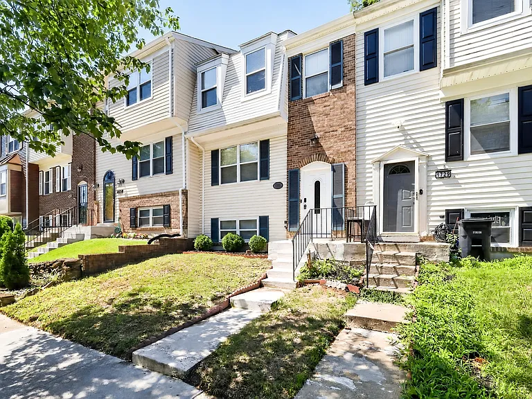 1731 Forest Park Dr — Photo 1