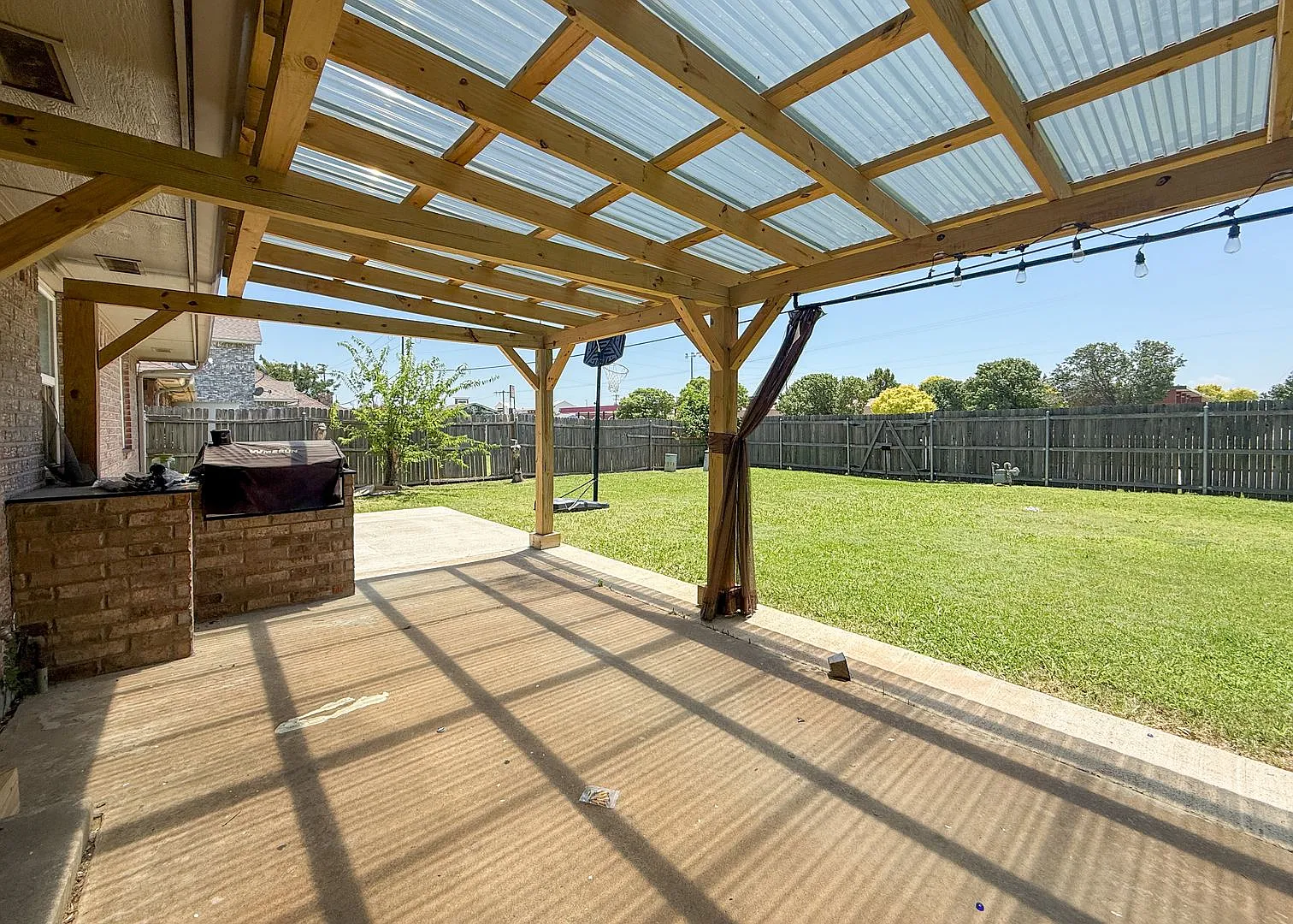 5 Bedrooms | 3 Bathrooms | 2 Car Garage | Moore Schools — Photo 4
