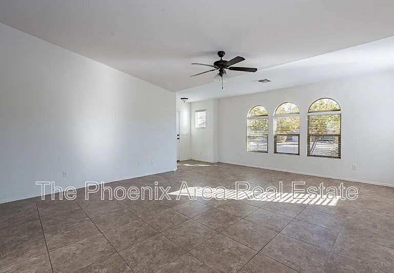 244 N Wesley — Photo 8