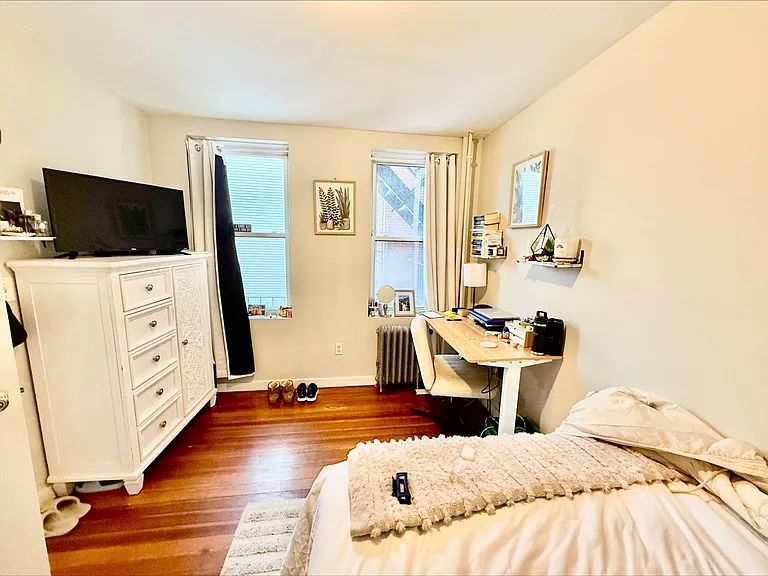 212 Hanover St #2 — Photo 11