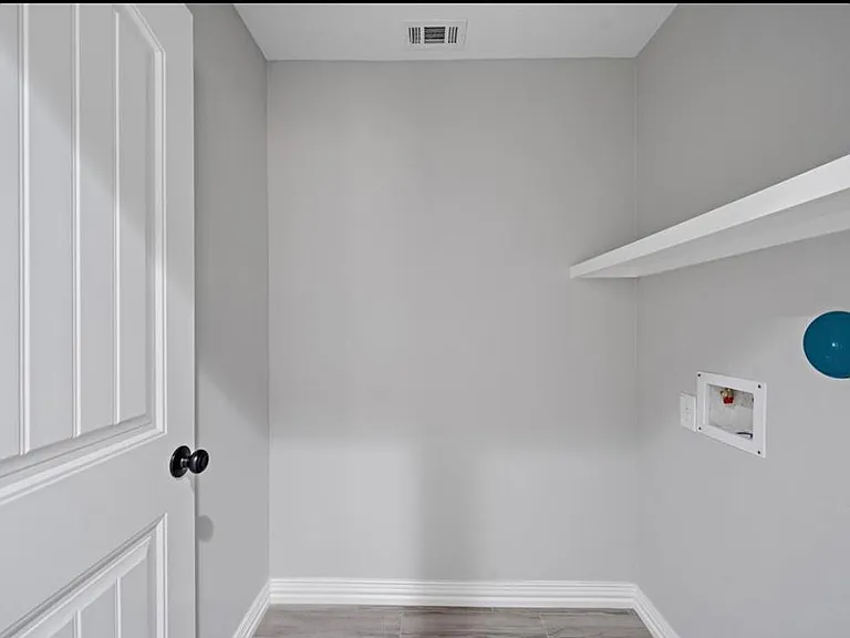 3425 Mount Pleasant St — Photo 1