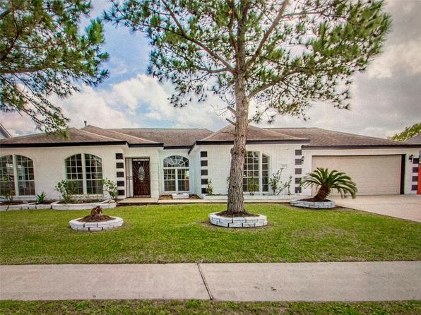 5111 Shirley St, Baytown, TX 77521