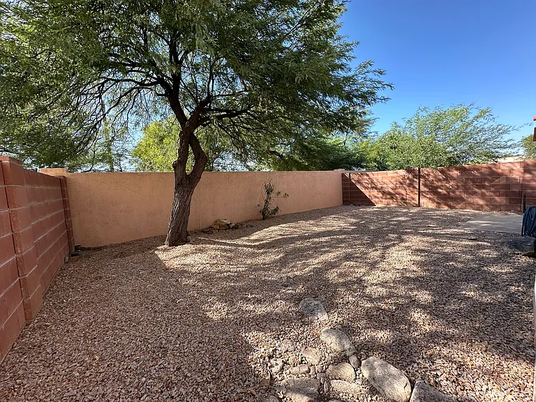 8435 N Hanks Pl — Photo 28