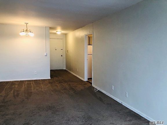 3rd image of 6 Birchwood Ct APT 4A