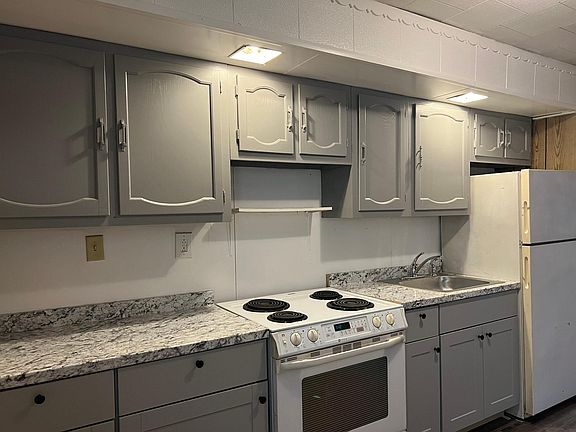 3rd image of 123 N 2nd St Floor 1