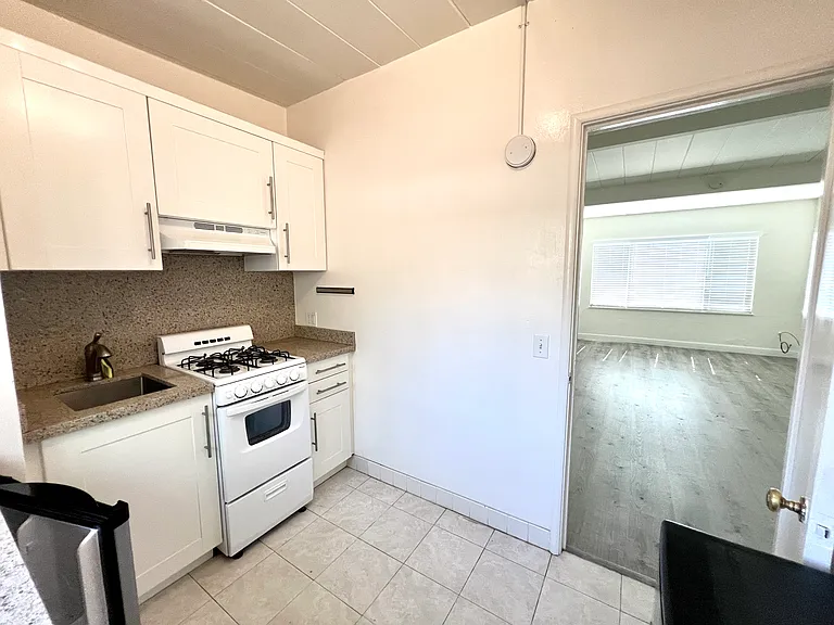 337 Chestnut Ave — Photo 2