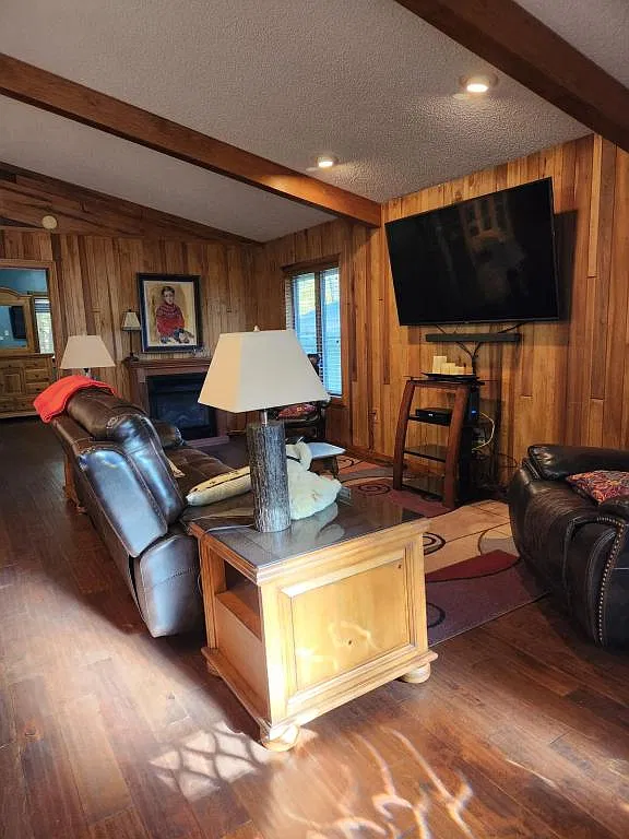 33 Pine Valley Rd — Photo 2