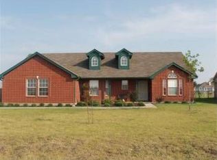 118 Flower Meadows Dr, Waxahachie, TX 75165