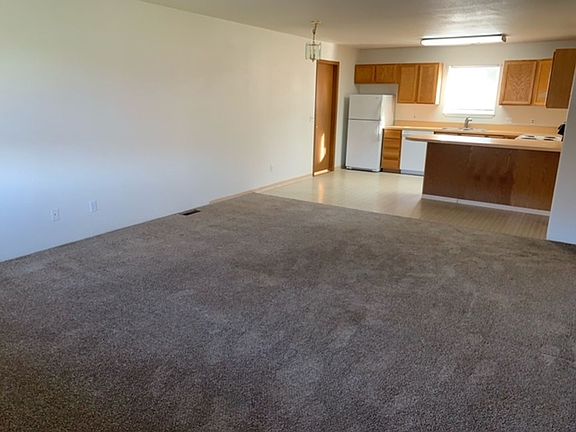 4th image of 1583-1583 1/2 Poplar St #15835