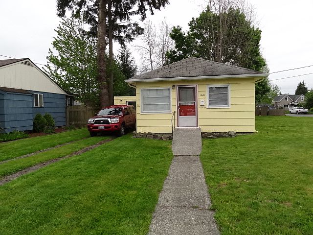 1st image of 1020 3rd Ave NW