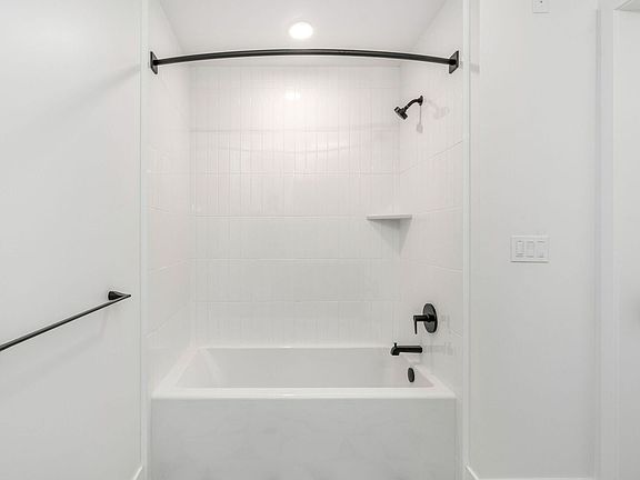 4th image of 3451 W 43rd St #G213