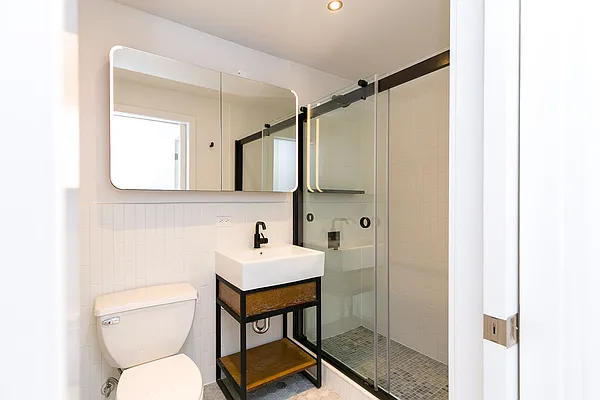 Rented by Nooklyn NYC LLC | media 8