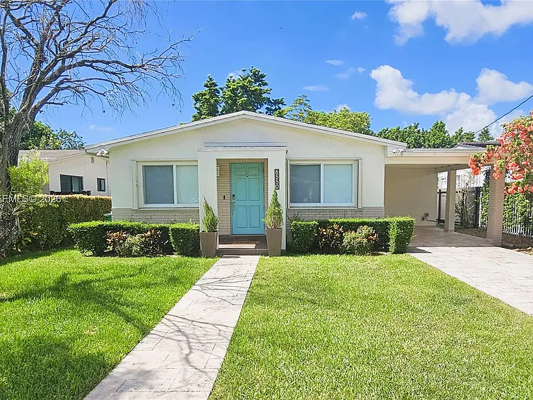 6550 SW 28th St — Photo 1
