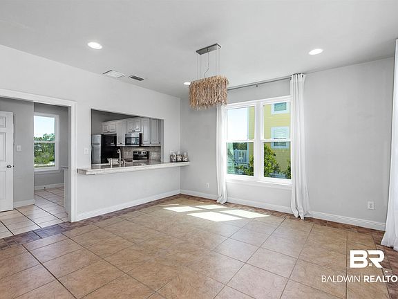 5th image of 6095 Sawgrass Cir