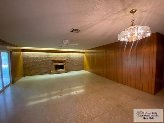 5th image of 709 S 11th St