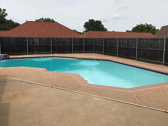 3rd image of 622 Redwood Dr