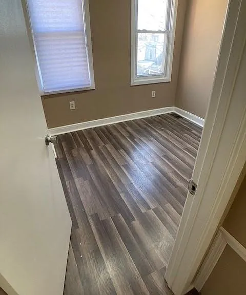 207 E Cambria St — Photo 35