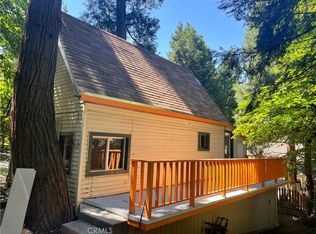719 Woodland Rd, Crestline, CA 92325