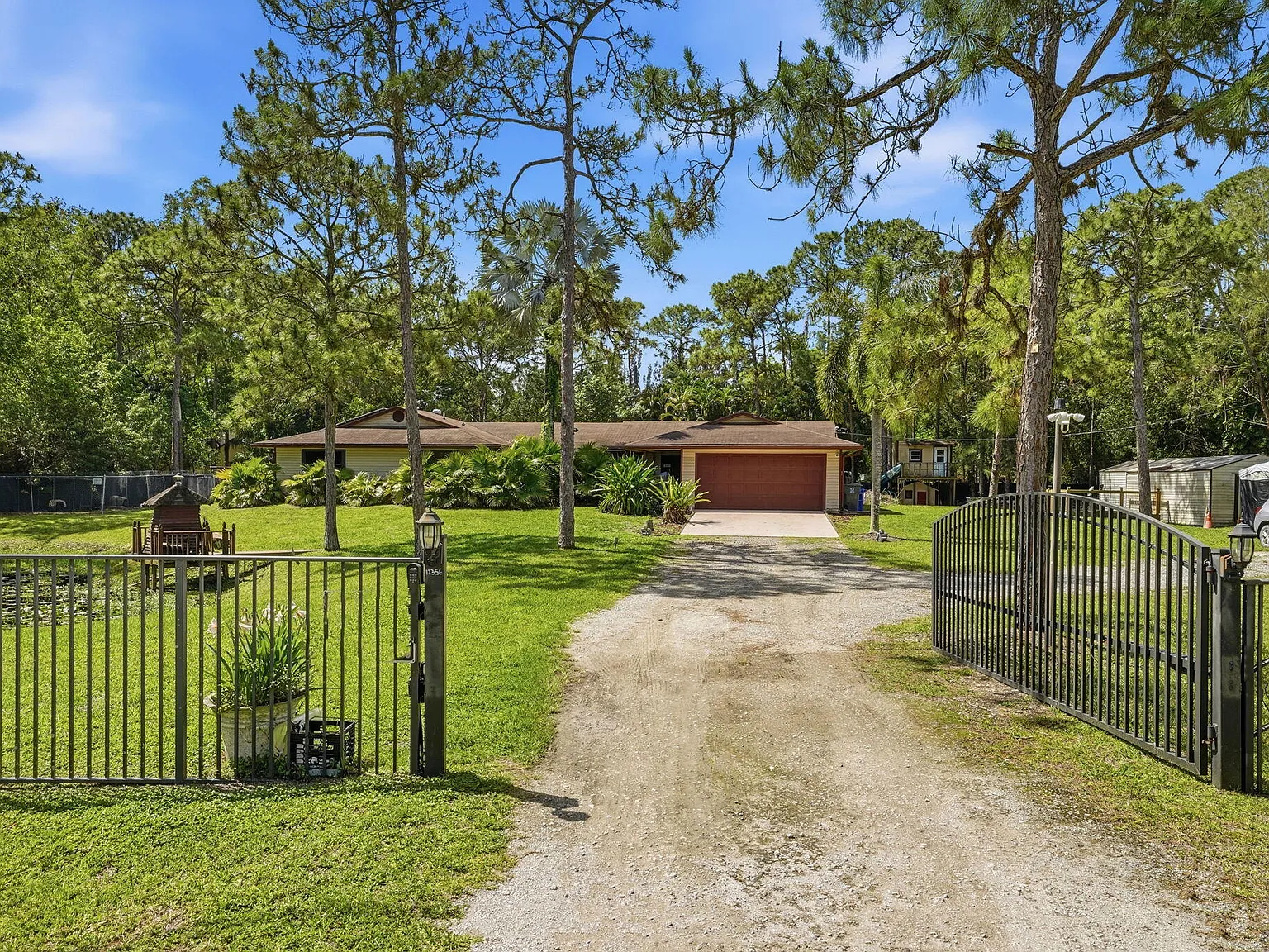 6 bed, 5.0 bath, 2434 sqft, $6,000 — Photo 2