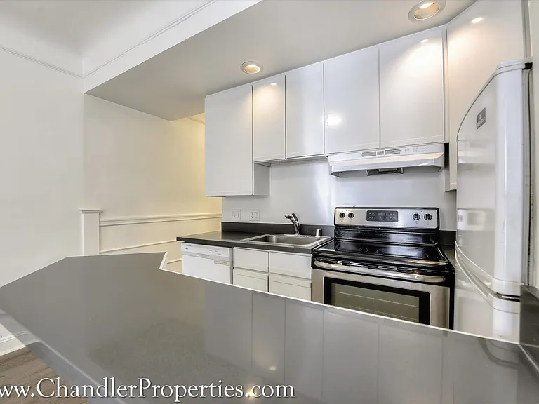 2429 Vallejo St — Photo 3