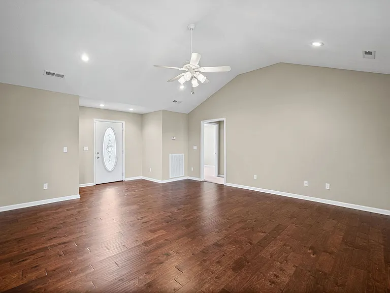 212 Westminster Pl — Photo 8