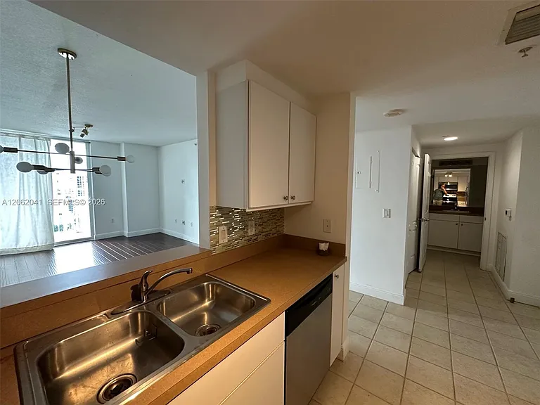 1250 S Miami Ave #1609 — Photo 2