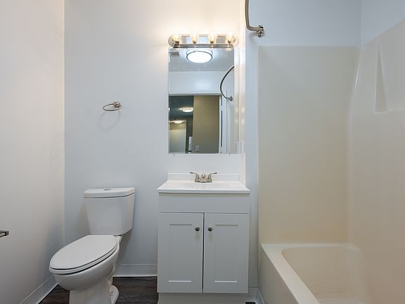 Forest-Pine-Apartments_001