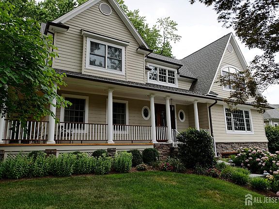 4th image of 4 Edgewood Rd