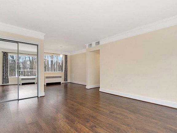 2nd image of 10315 Montrose Ave