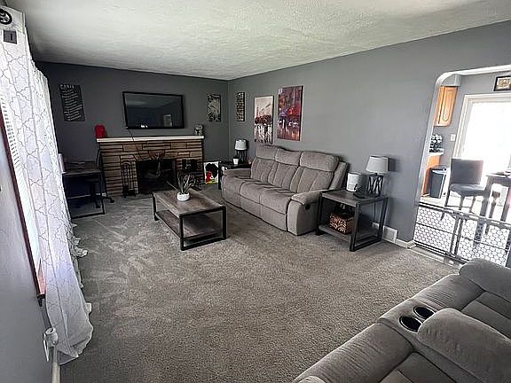 5th image of 844 Skinner Ave
