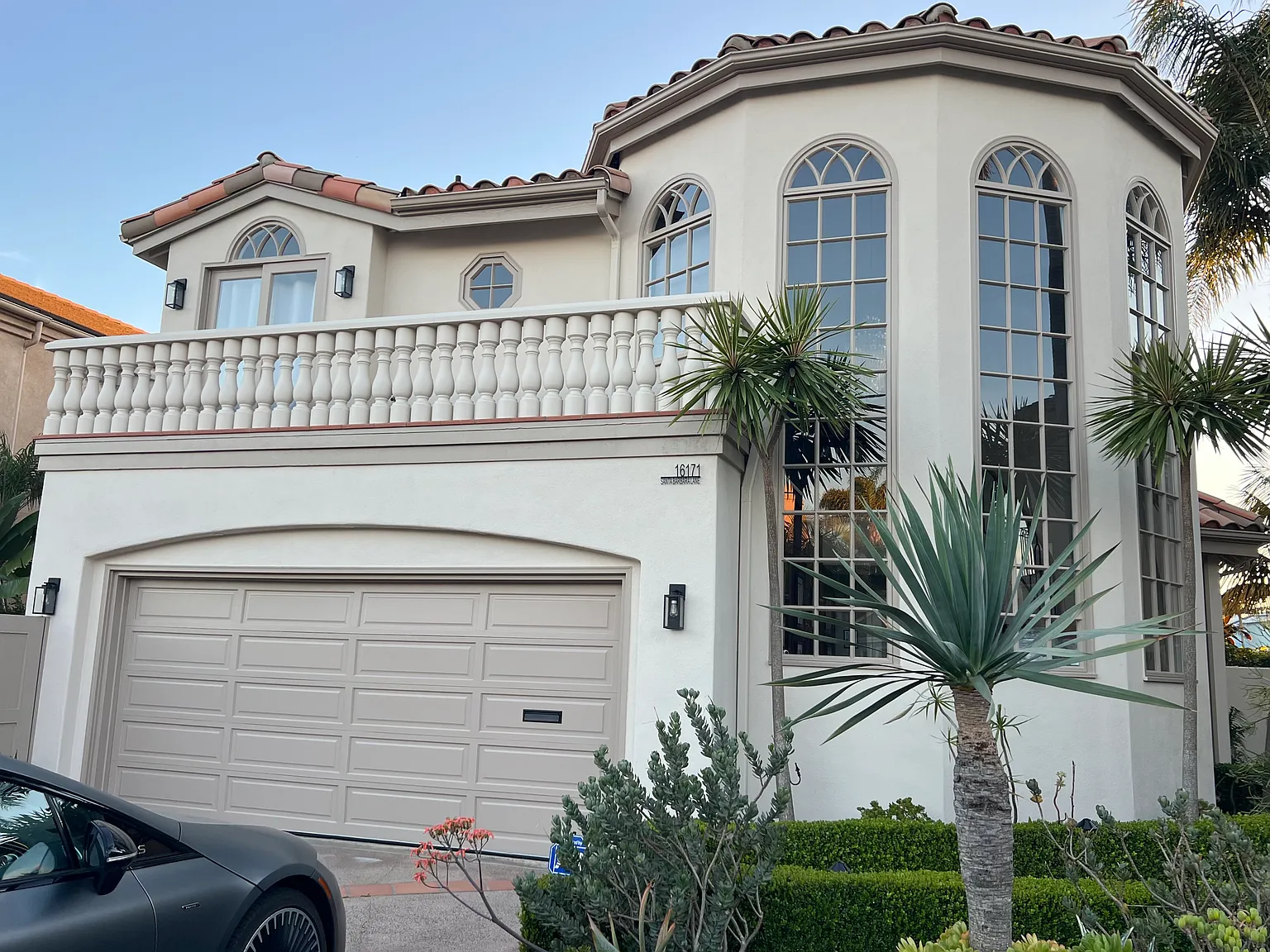 16171 Santa Barbara Ln — Photo 2