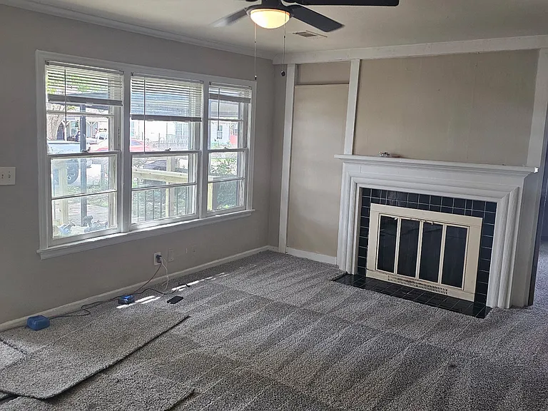 1407 N Phoenix Ave — Photo 3