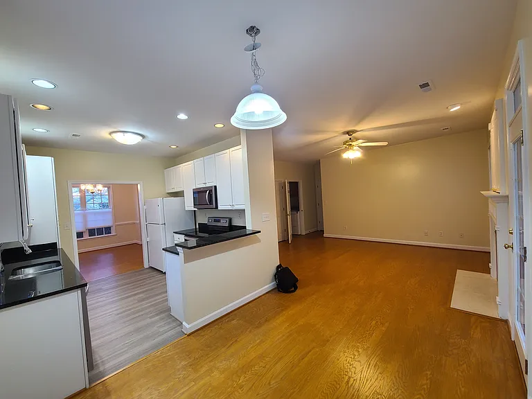 1112 Rustic Willow Ln — Photo 8