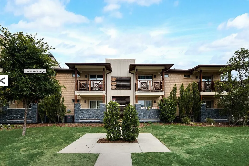 4115 San Jacinto St — Photo 1