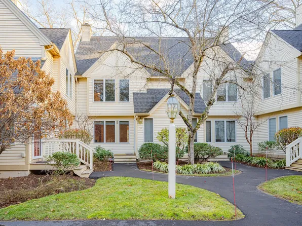 52 Prestonfield Road, Nashua, NH 03064