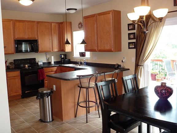 kitchen and breakfast rm