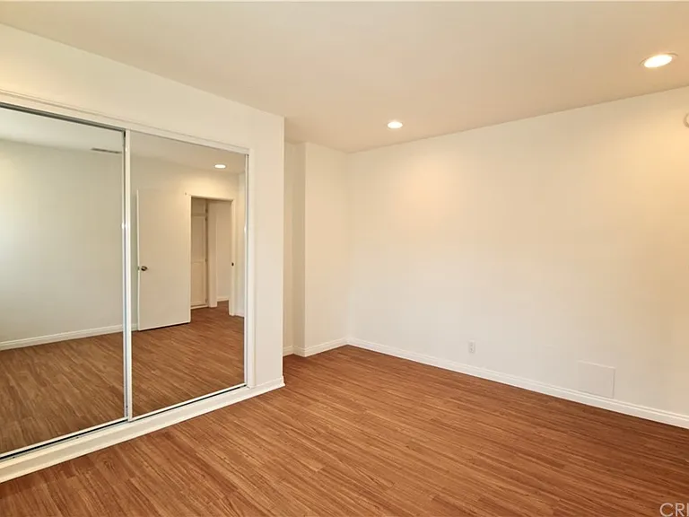 6951 Simpson Ave #10 — Photo 15