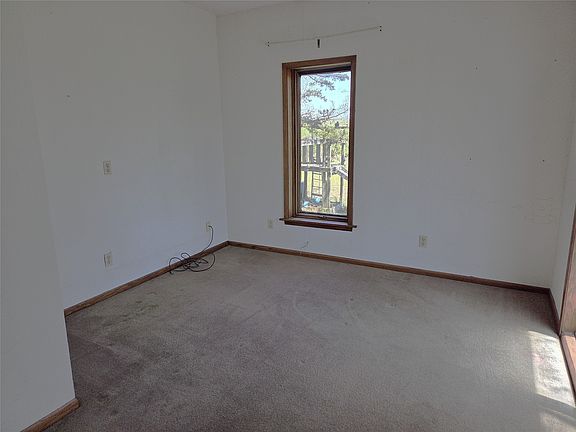4th image of 8370 143rd Ave