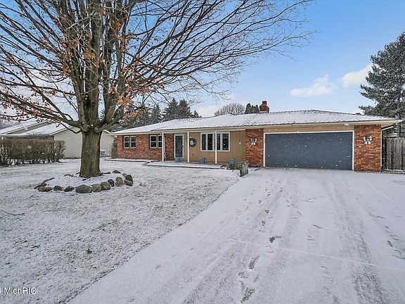 2nd image of 3649 Rollridge Ave